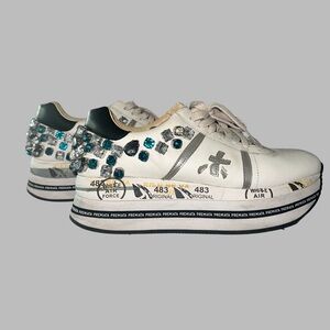 Sneakers embellished with Swarovski crystals size EU39/US9(w) very light